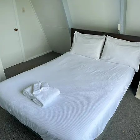 Pohutukawa Coastal Chalets Coromandel Room photo