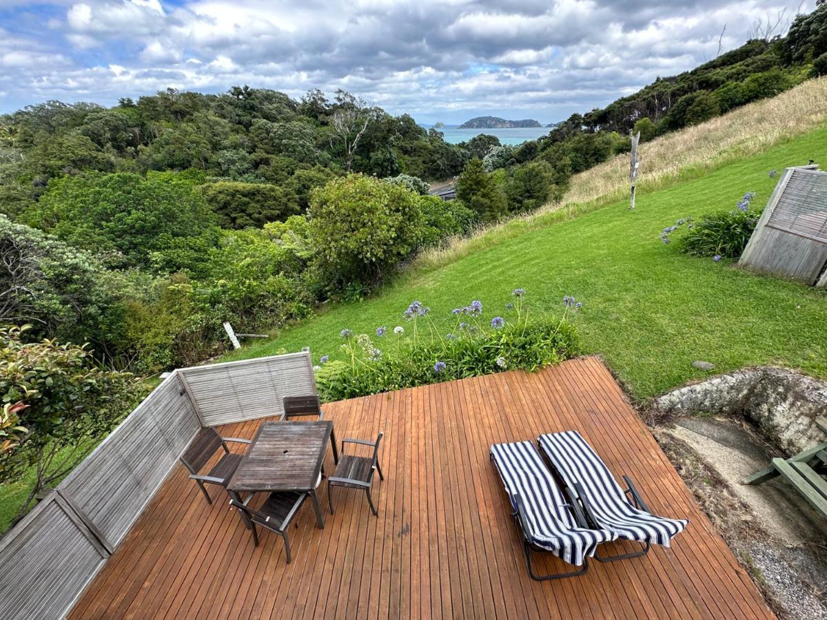 Pohutukawa Coastal Chalet