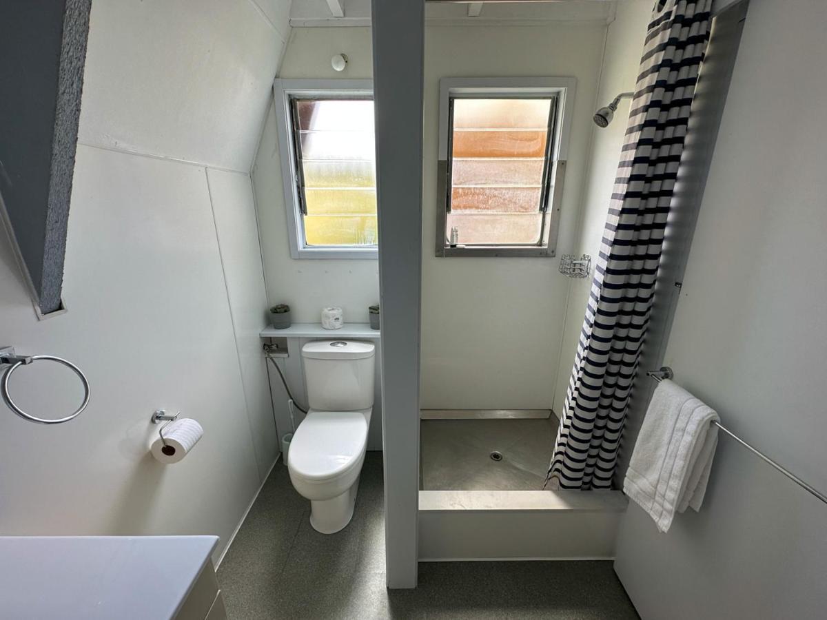 Pohutukawa Coastal Chalet *