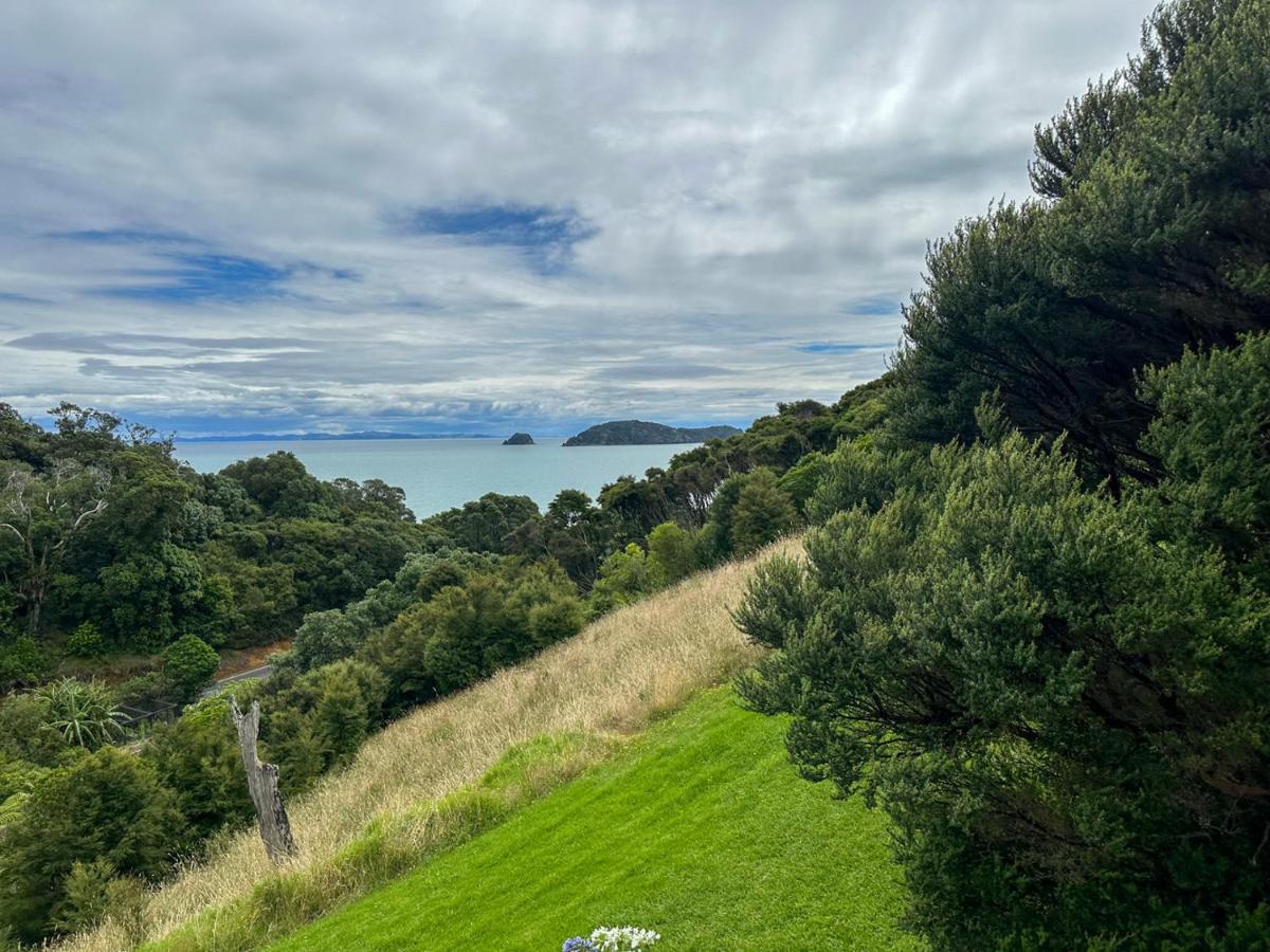 Pohutukawa Coastal Chalet *