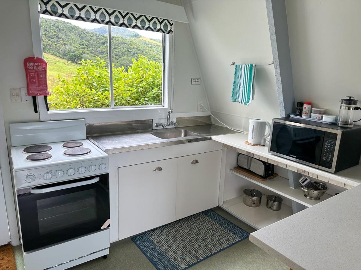 Pohutukawa Coastal Chalet